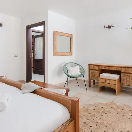 Vila Karat Atlantida